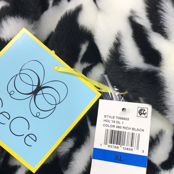 🎁CeCe by Cynthia Steffe Faux Fur Houndstooth Coat - Picture 8 of 16